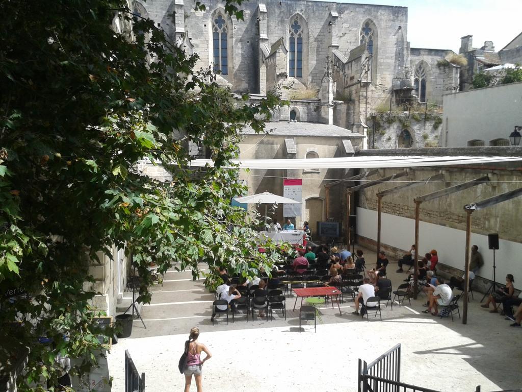 Arles Forum - Les Penitents Bleus Ngoại thất bức ảnh